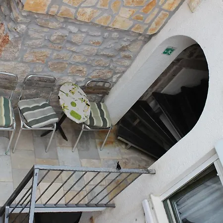 Apartment Voltera Parking Space Near The House Betina (Sibenik-Knin)