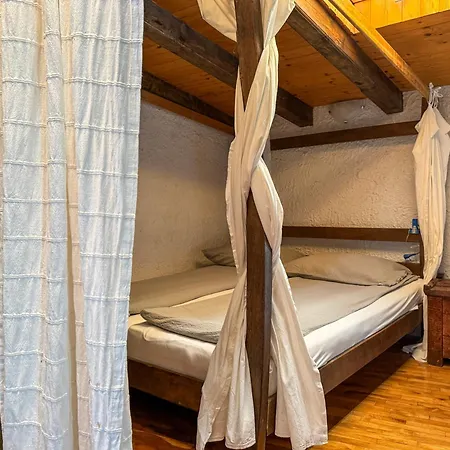 Voltera In Old Town, With Parking Nearby *