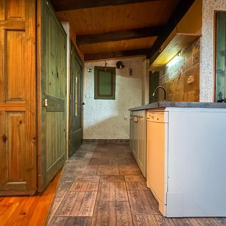 Apartman Voltera In Old Town, With Parking Nearby