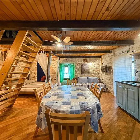Apartment Voltera In Old Town, With Parking Nearby Betina (Sibenik-Knin)