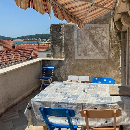 Voltera In Old Town, With Parking Nearby *