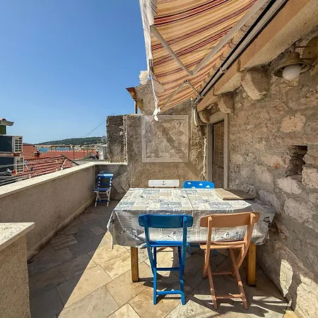Voltera In Old Town, With Parking Nearby Apartman