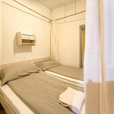 Voltera In Old Town, With Parking Nearby *