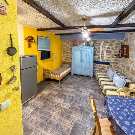 Voltera In Old Town, With Parking Nearby Apartman Betina (Sibenik-Knin)