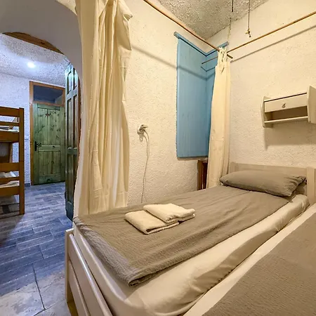 Voltera In Old Town, With Parking Nearby *