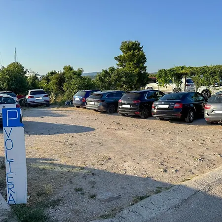 Voltera In Old Town, With Parking Nearby