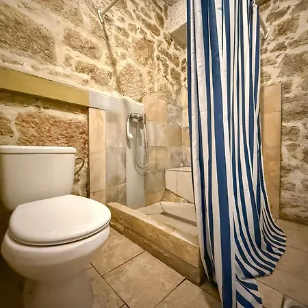 Voltera In Old Town, With Parking Nearby Apartman