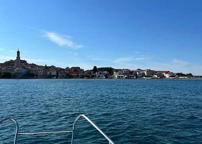 Voltera In Old Town, With Parking Nearby *