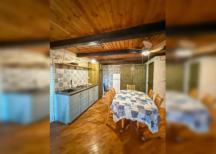 Voltera In Old Town, With Parking Nearby