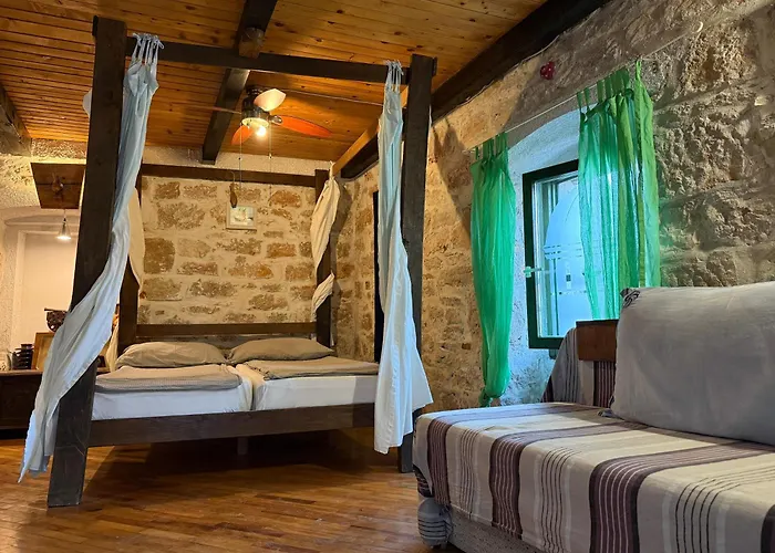 Апартаменты Voltera In Old Town, With Parking Nearby Бетина