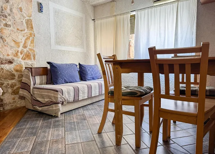 Voltera In Old Town, With Parking Nearby