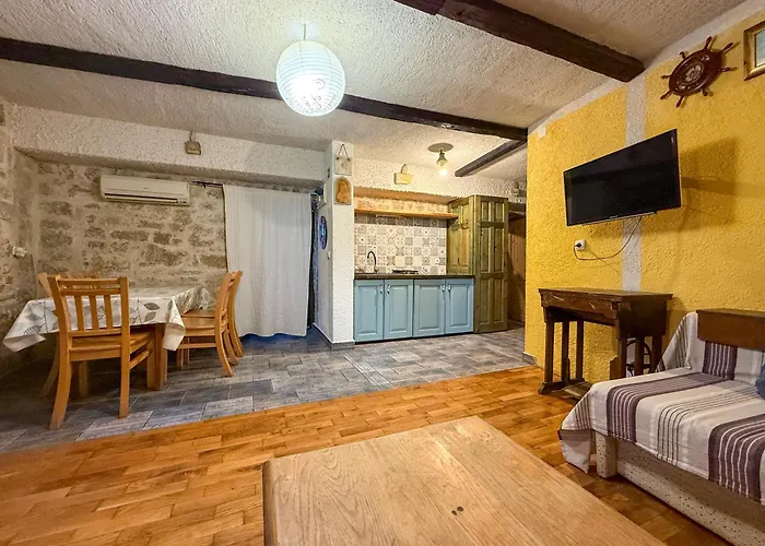 Voltera In Old Town, With Parking Nearby Апартаменты *