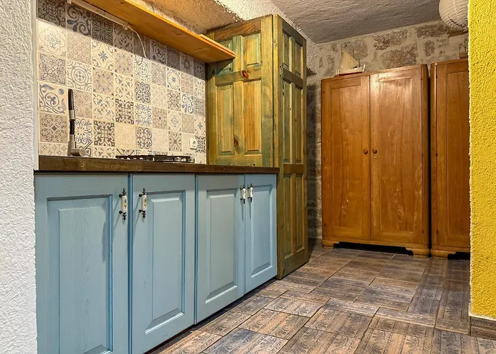 Voltera In Old Town, With Parking Nearby *