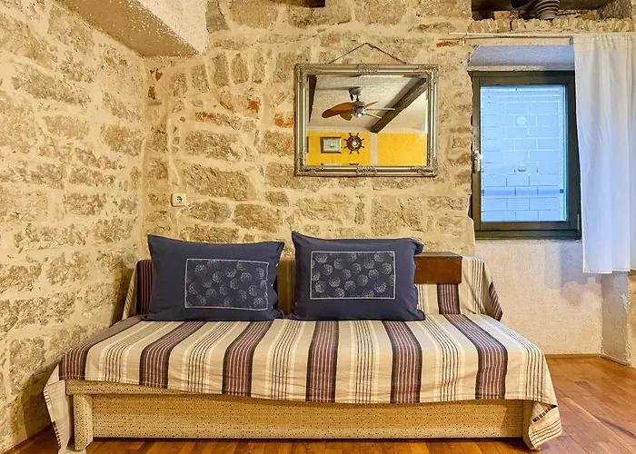 Voltera In Old Town, With Parking Nearby Apartamento *