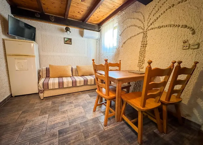 Voltera In Old Town, With Parking Nearby *