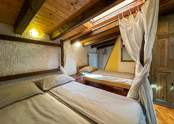 Voltera In Old Town, With Parking Nearby * Бетина