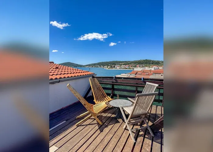 Voltera In Old Town, With Parking Nearby * Бетина