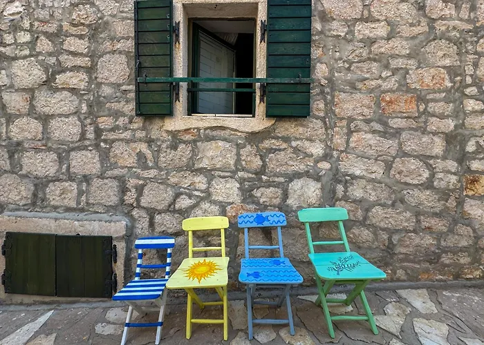 Voltera In Old Town, With Parking Nearby * Бетина