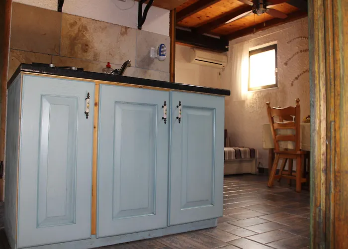 Voltera In Old Town, With Parking Nearby * Бетина