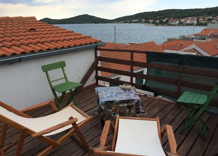 Апартаменты Voltera In Old Town, With Parking Nearby Бетина