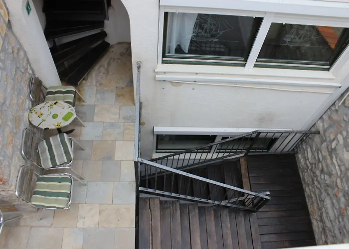 Voltera In Old Town, With Parking Nearby Бетина